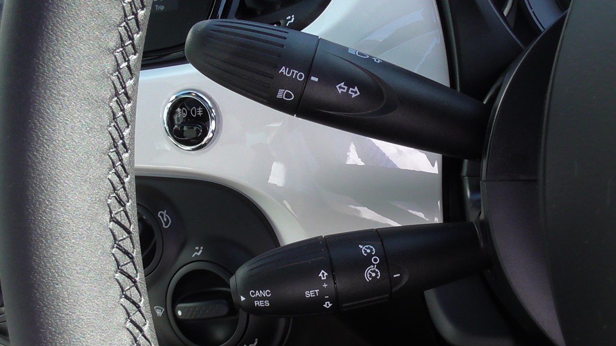 2022 Fiat 500 Dolcevita Hybrid 3-Door