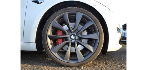 3 Tesla Model 3 brakes