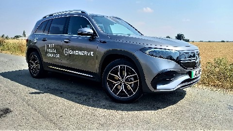 Mercedes-Benz EQB front three-quarter