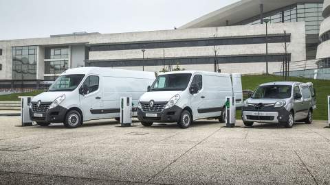 The 3 Renault vans lined up