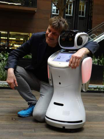 Marek with the NOA humanoid robot