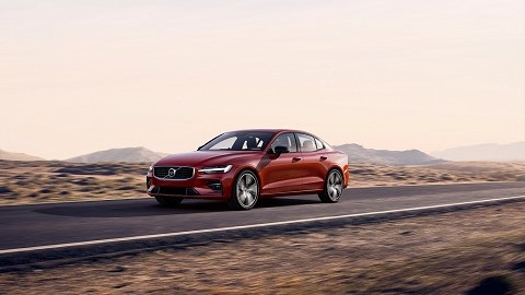 Volvo extends S60 range with T8 PHEV