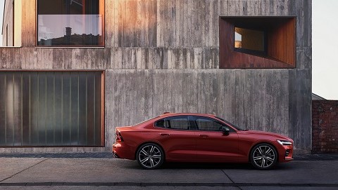 Volvo extends S60 range with T8 PHEV