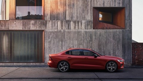 Volvo extends S60 range with T8 PHEV