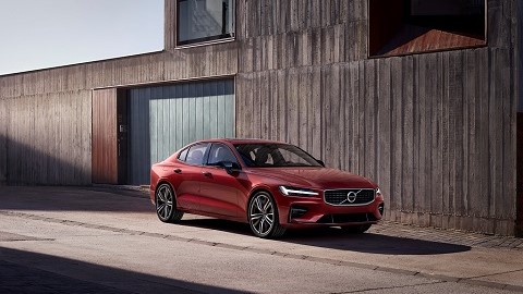 Volvo extends S60 range with T8 PHEV