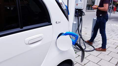 Government doubles funding for on-street residential charge points