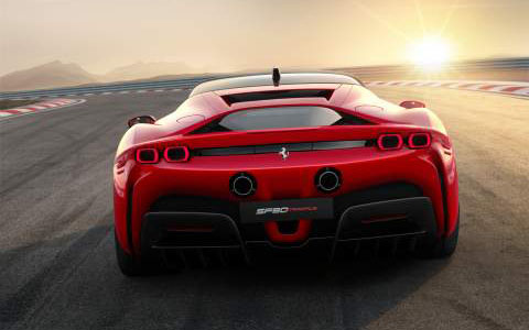 Ferrari SF90 Stradale packs PHEV tech and nearly 1000bhp