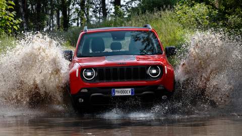 New PHEV Jeep Compass and Renegade make on-road debut