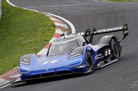 Volkswagen sets new electric ’Ring record with ID.R – 6:05.336