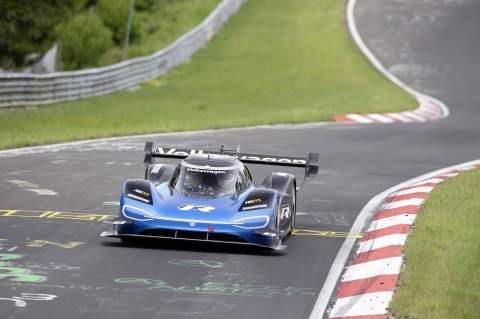 Volkswagen sets new electric ’Ring record with ID.R – 6:05.336