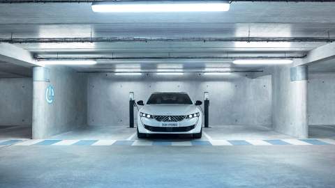 Peugeot 508 gets PHEV treatment