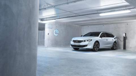 Peugeot 508 gets PHEV treatment