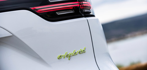 Porsche Cayenne e-Hybrid gains range