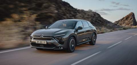 Citroën C5 X flagship PHEV revealed