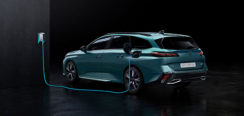 Peugeot 308 SW PHEV revealed