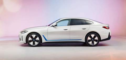 BMW shows off i4 in its final form