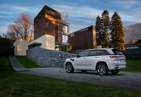 Jeep Grand Cherokee 4xe PHEV is available to order