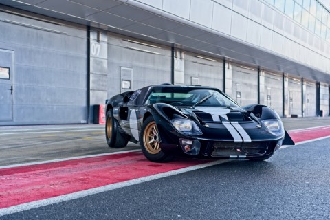 More details on Everrati’s 800bhp electric GT40 released