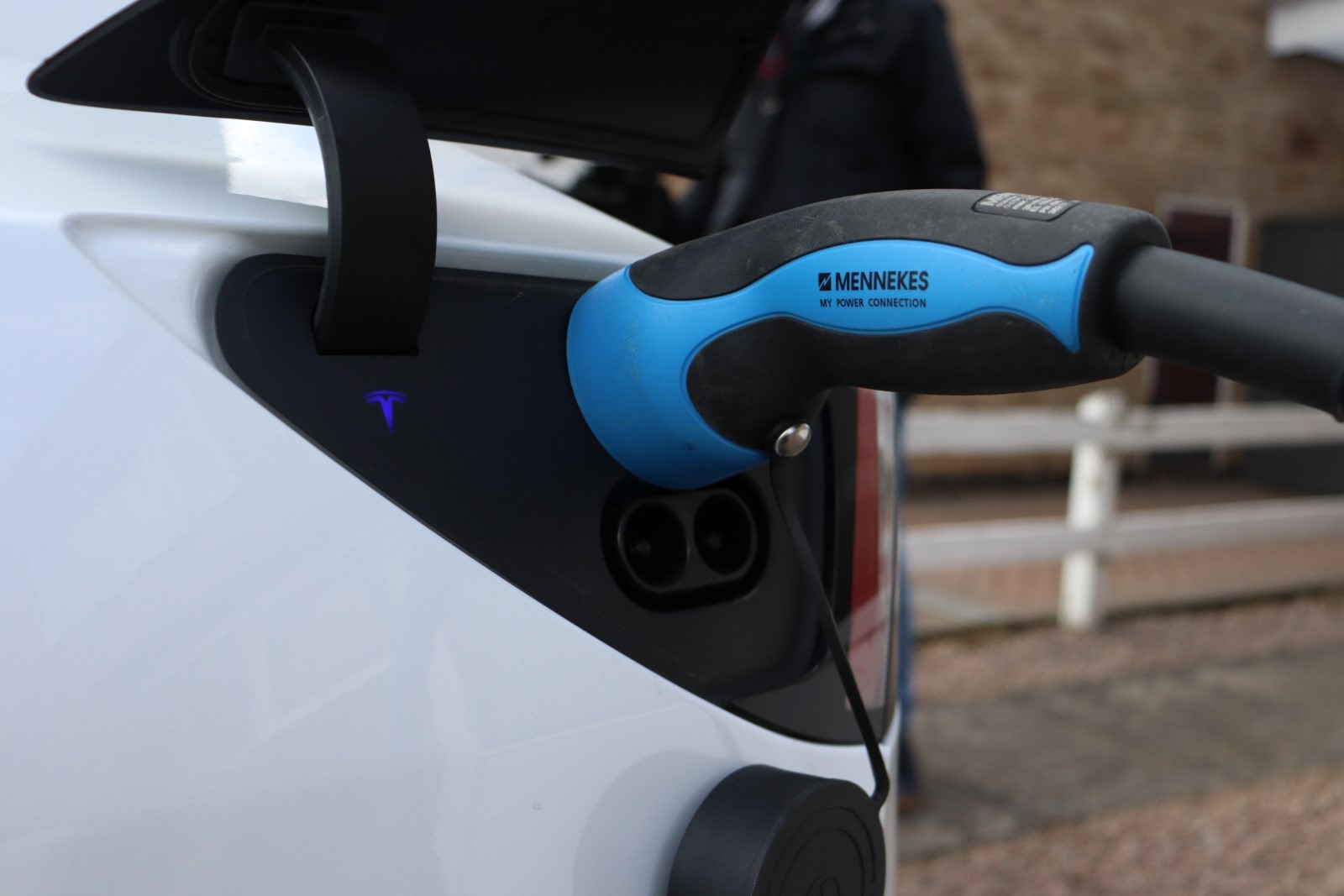 Plugin vehicle grant eligibility extended in surprise move