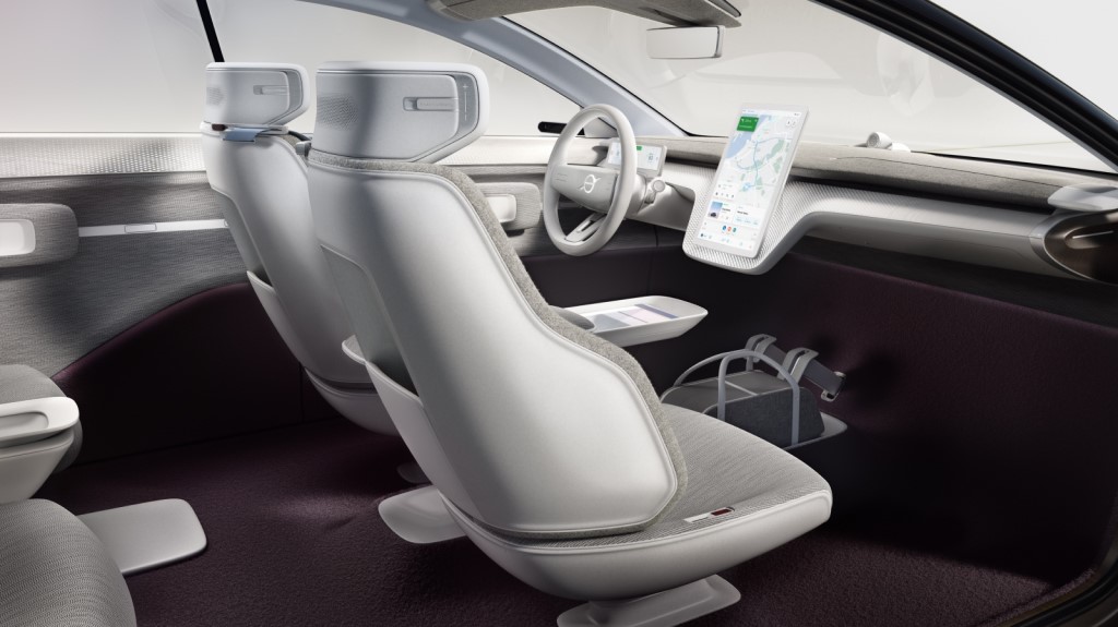 Electric Volvo EX90 To Debut In November