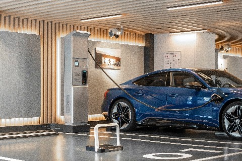 Audi e-tron GT Quattro charging