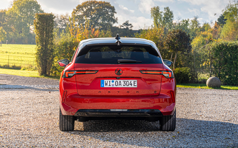  Astra Sports Tourer front