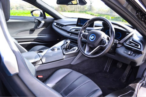 i8 front seats and dashboard