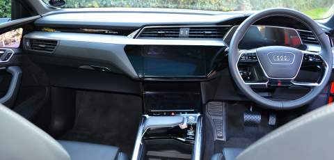 Audi e-tron Sportback dash