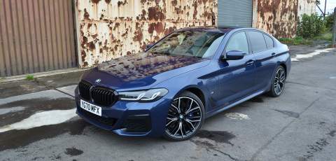 BMW 530e M Sport Saloon front three-quarter