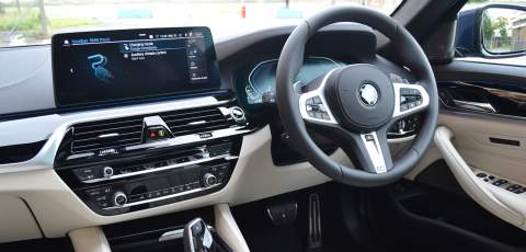 BMW 530e M Sport Saloon infotainment
