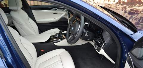 BMW 530e M Sport Saloon front seats