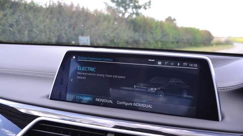 BMW 745Le screen showing the power selection