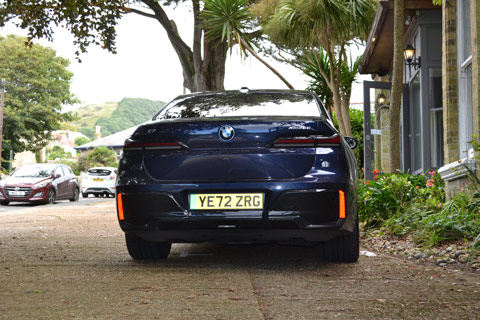  BMW i7 xDrive60 M Sport Side