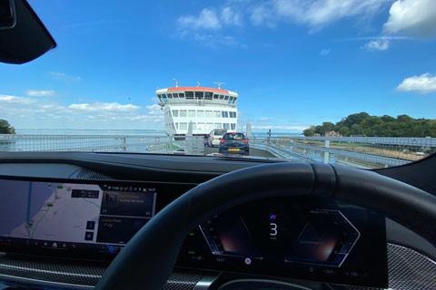 BMW i7 xDrive60 M Sport Screen