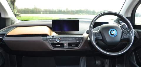  BMW i3s dashboard