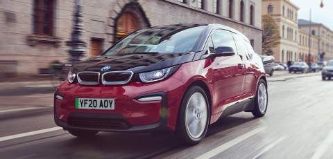  1 BMW i3s driving 