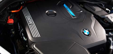 BMW X3 xDrive30e engine