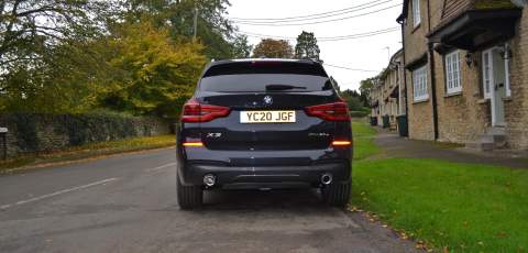 3 BMW X3 xDrive30e rear