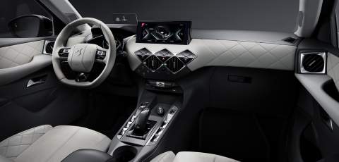 DS 3 CROSSBACK E-TENSE front interior shot