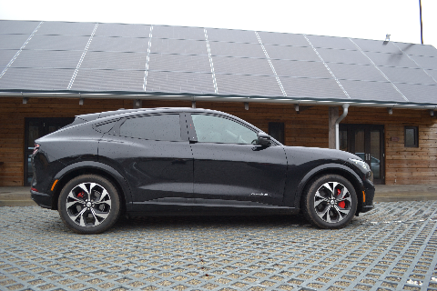  Ford Mustang Mach-e profile