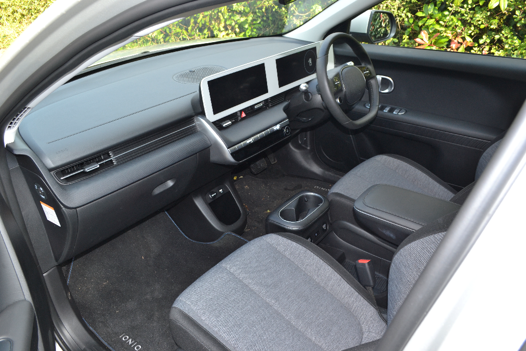  Hyundai IONIQ 5 rear seats