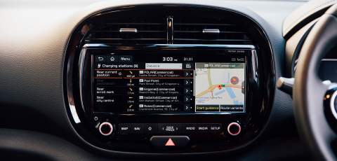 3 Kia Soul EV infotainment