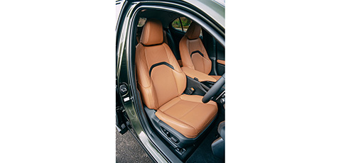 Lexus UX 300e front seats