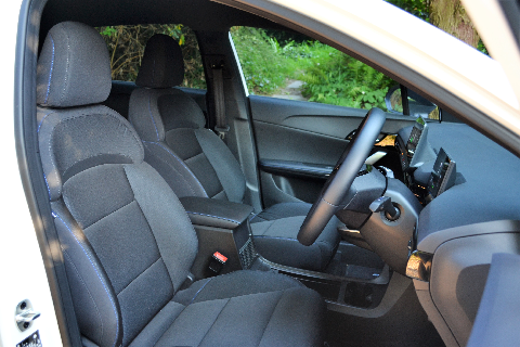 MG4 EV interior infortanment