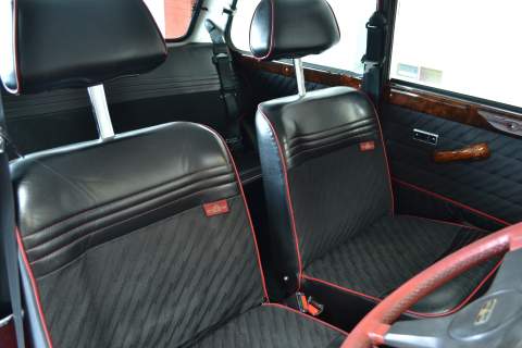 Front seats of the Minil