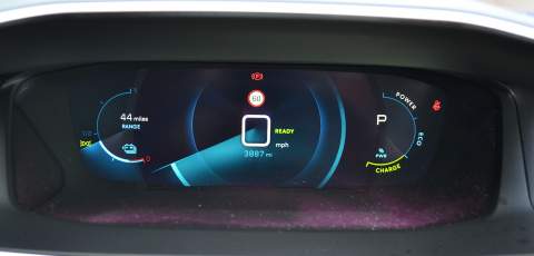 Peugeot e-2008 driver display