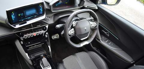 Peugeot e-2008 interior front