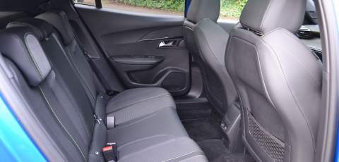 Peugeot e-2008 interior rear