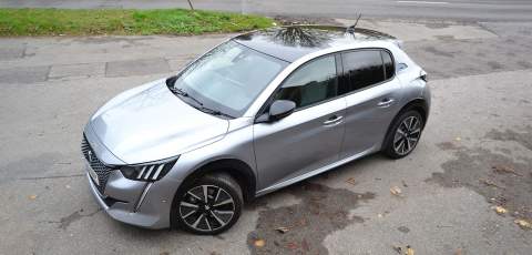 Peugeot e-208 review