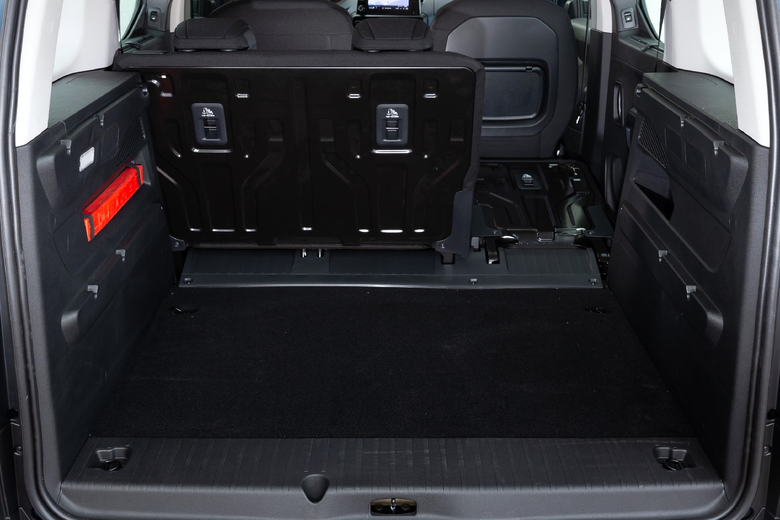 Peugot Rifter Boot Peugeot e-Rifter review